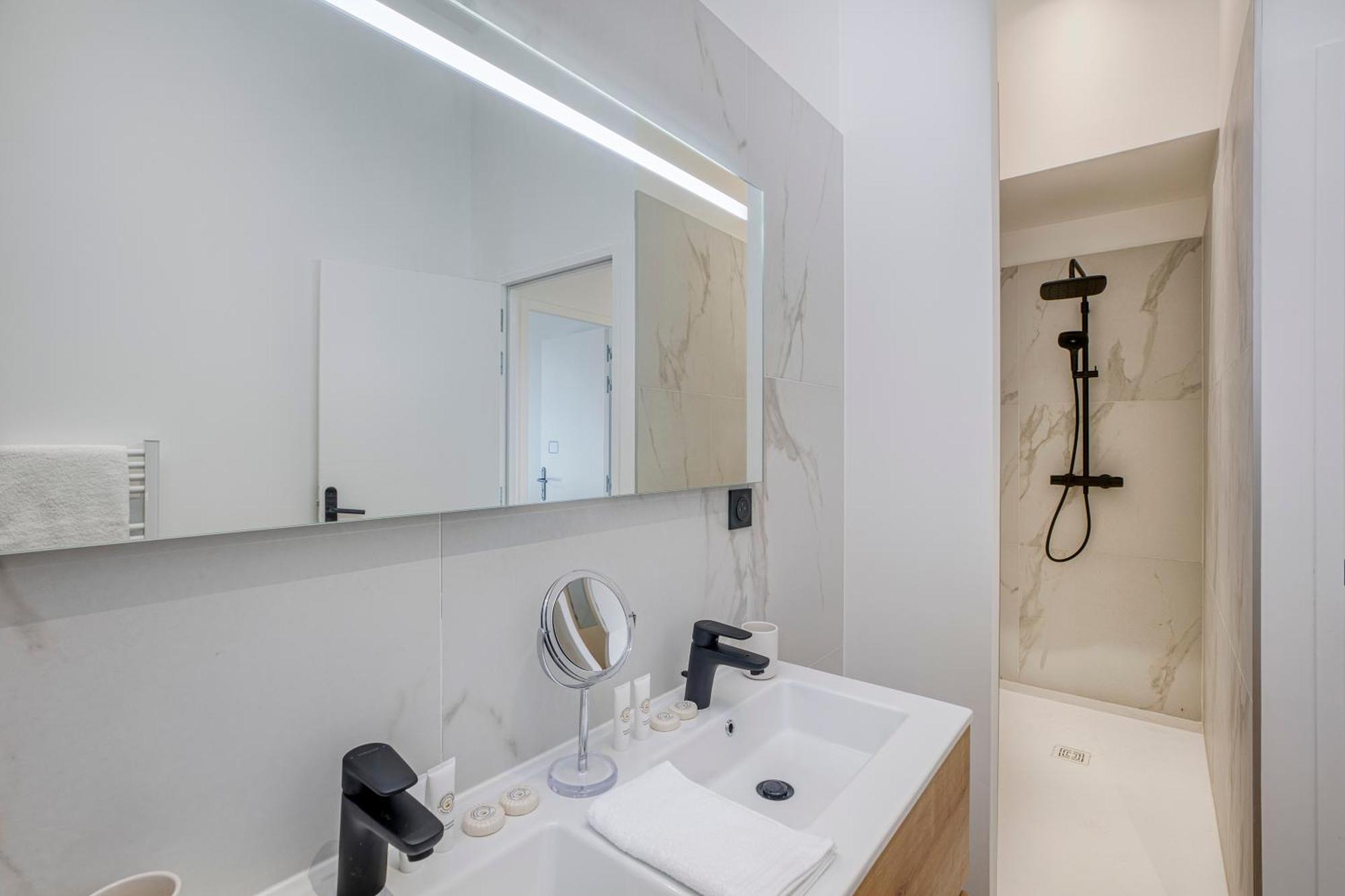 1 - Grand Appartement Spacieux Dans Un Chateau Du 17Eme Siecle, A 15Min De Lyon Vourles Exteriör bild