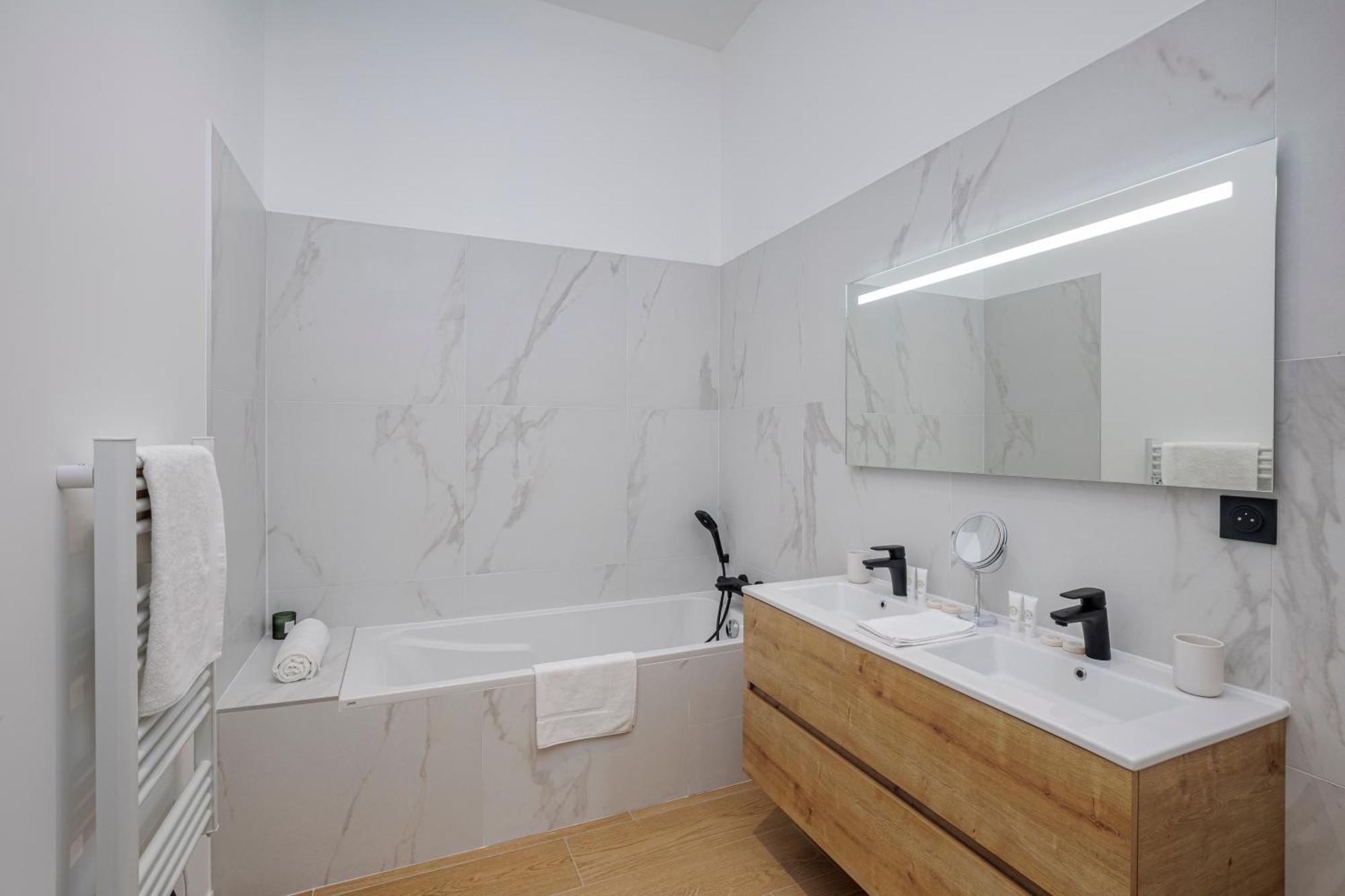 1 - Grand Appartement Spacieux Dans Un Chateau Du 17Eme Siecle, A 15Min De Lyon Vourles Exteriör bild